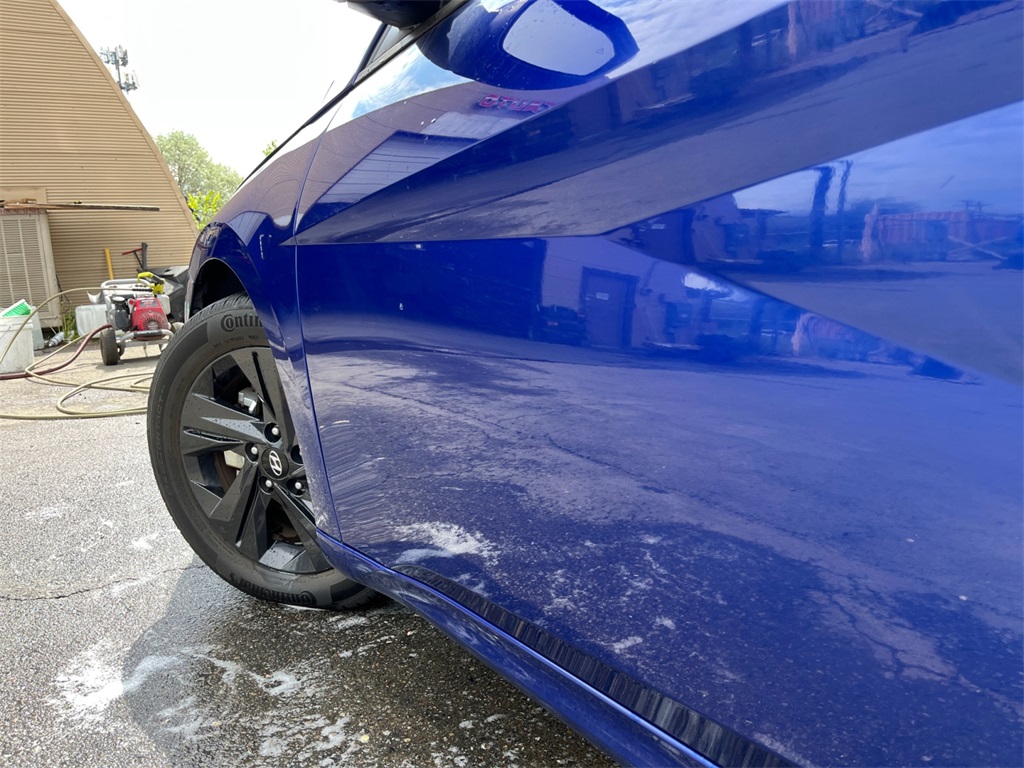 Vehicle image 29 of 37