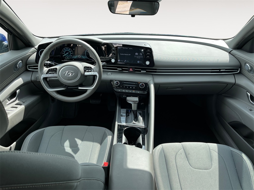 Vehicle image 10 of 37