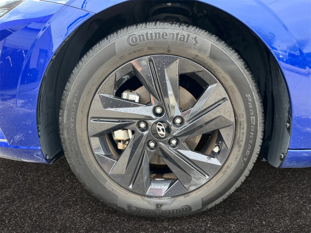 Vehicle image 14 of 37