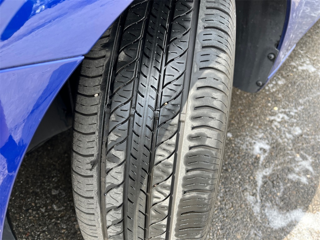 Vehicle image 32 of 37