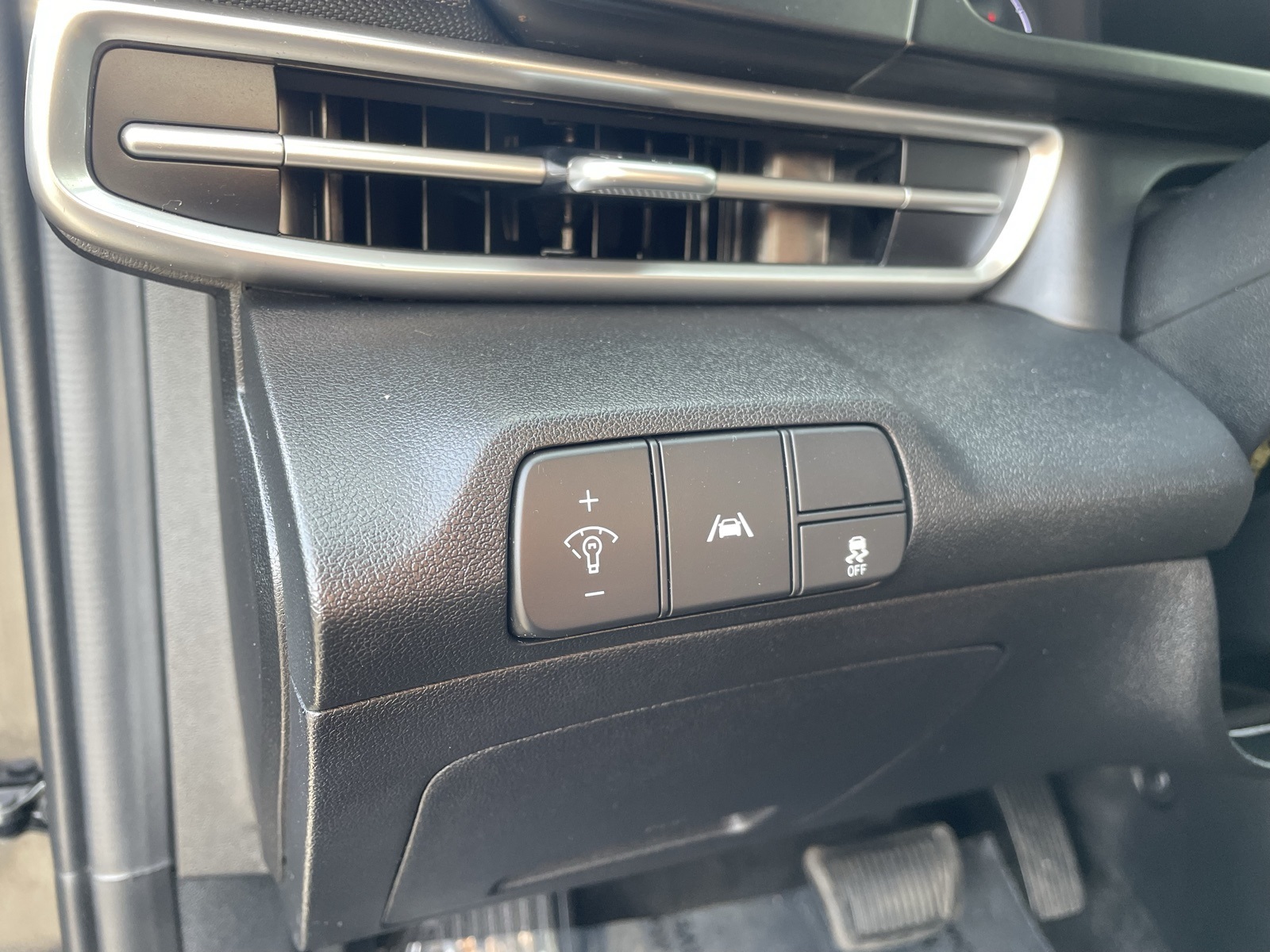 Vehicle image 26 of 34