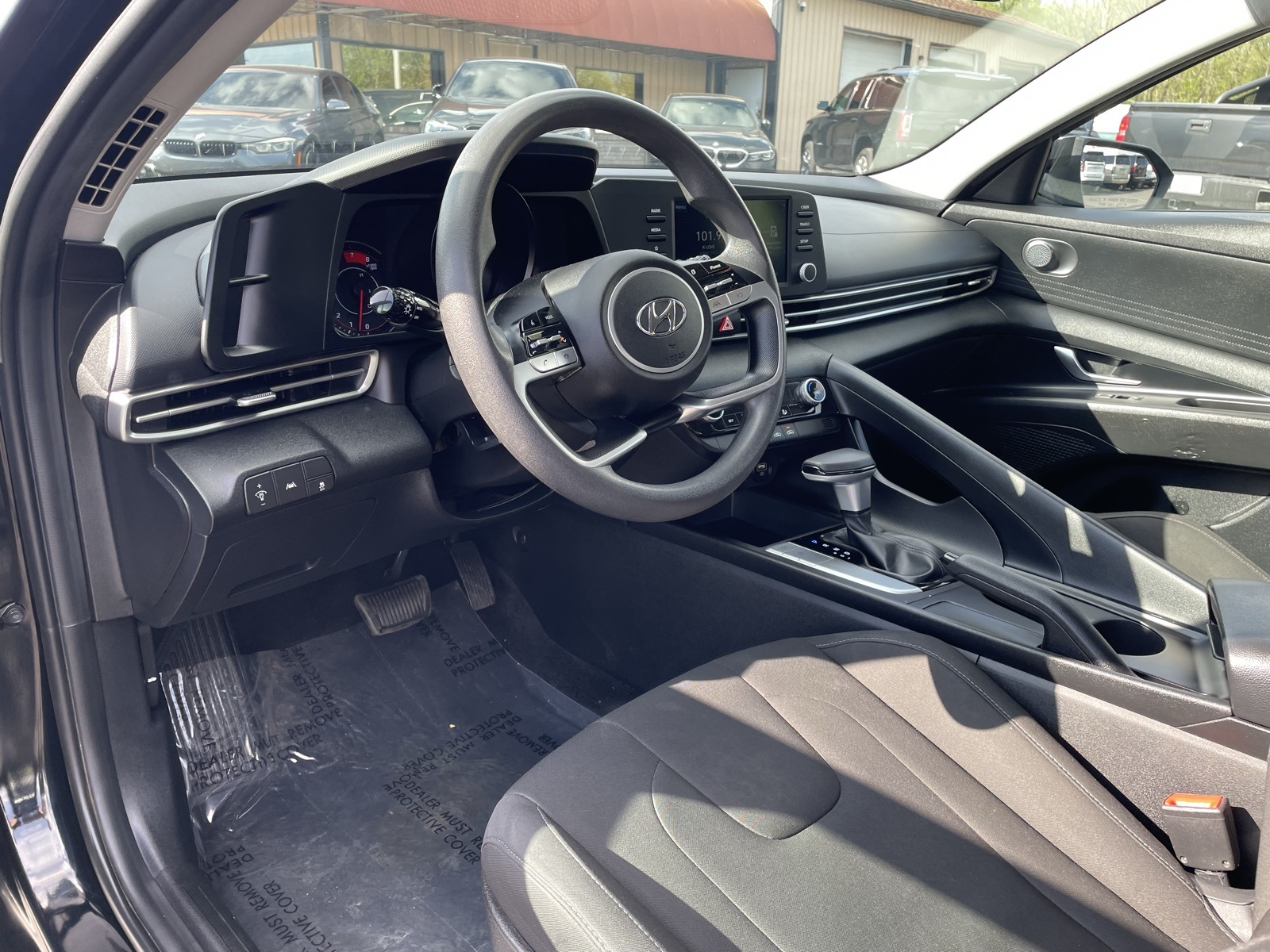Vehicle image 9 of 34