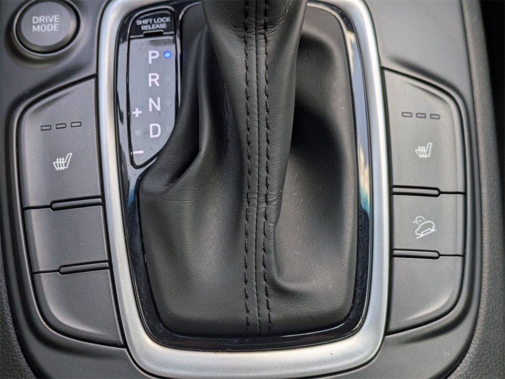Vehicle image 22 of 31