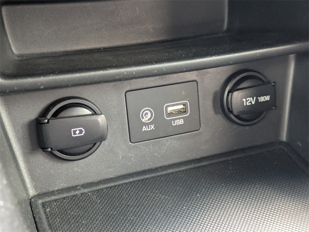 Vehicle image 23 of 31