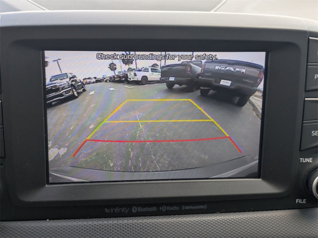 Vehicle image 21 of 31