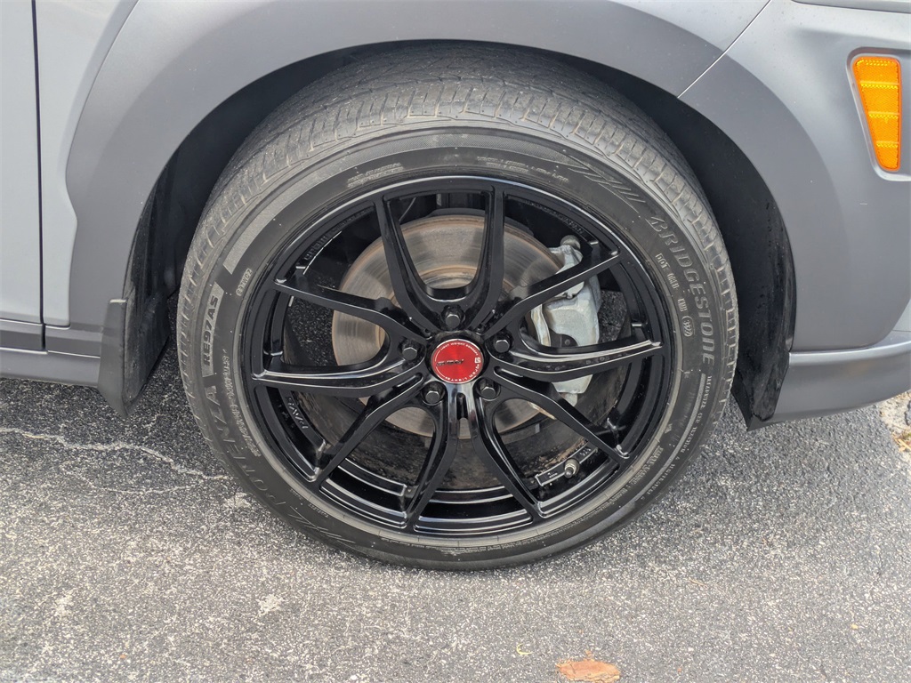 Vehicle image 12 of 31