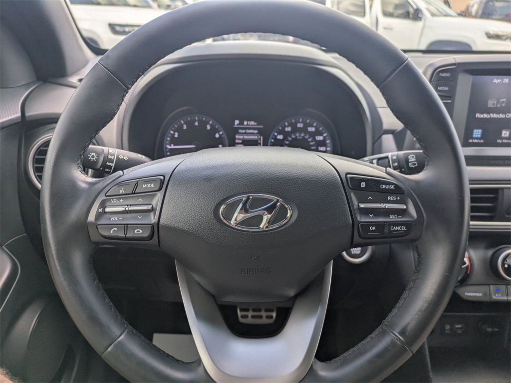 Vehicle image 25 of 31