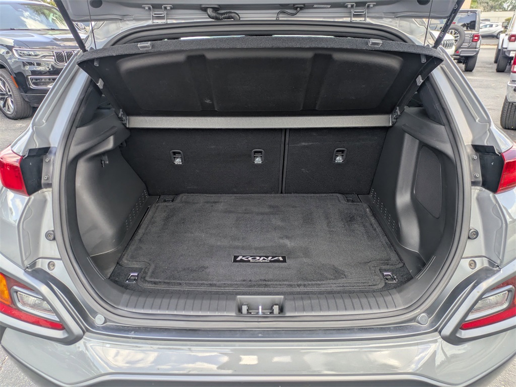 Vehicle image 13 of 31
