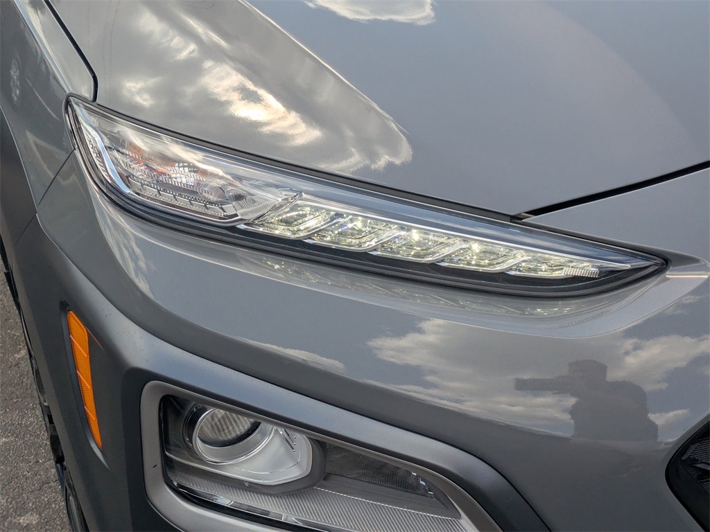 Vehicle image 10 of 31