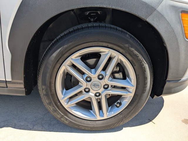 Vehicle image 8 of 24