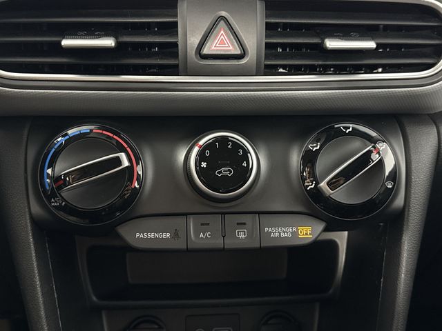 Vehicle image 31 of 50