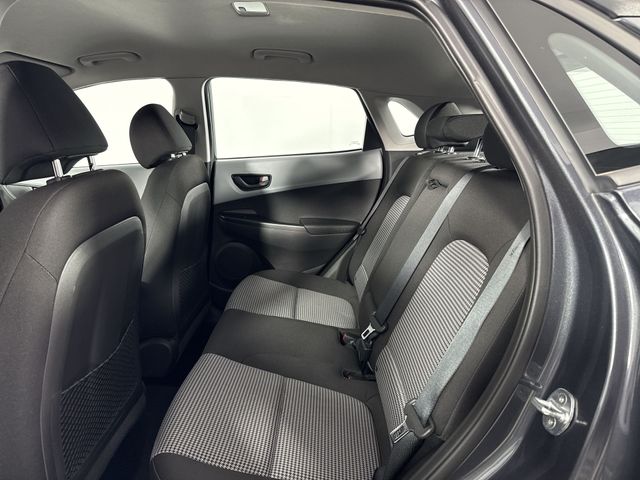Vehicle image 28 of 50