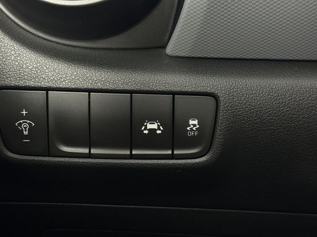 Vehicle image 33 of 50