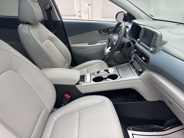 Vehicle image 11 of 24