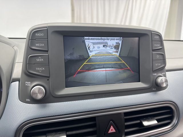 Vehicle image 23 of 24