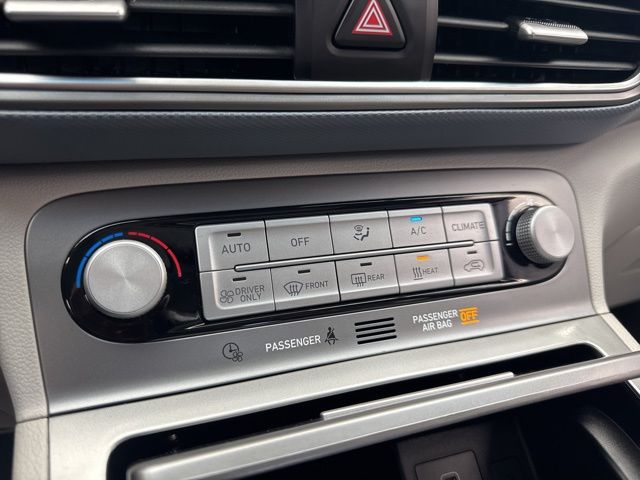 Vehicle image 21 of 24