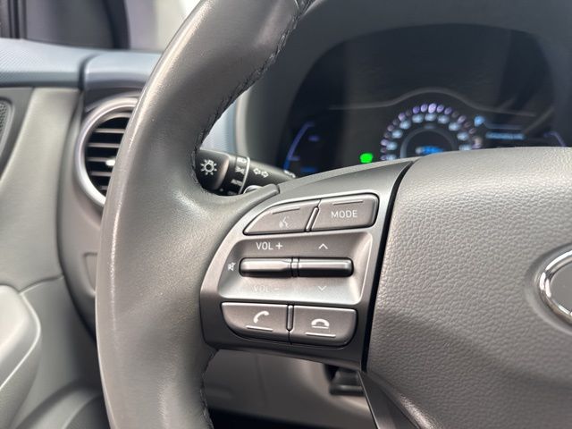 Vehicle image 16 of 24