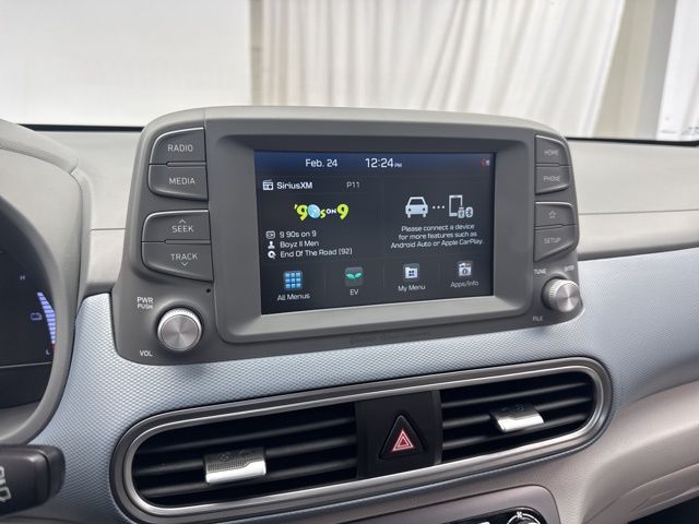 Vehicle image 18 of 24