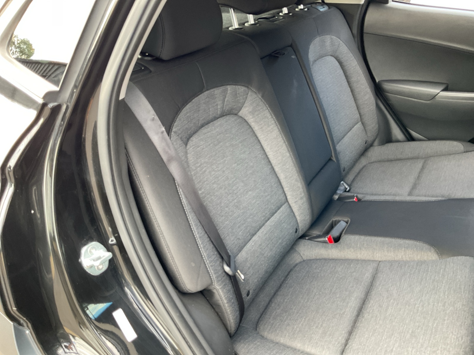 2021 Hyundai Kona Electric SEL Image 16 of 28