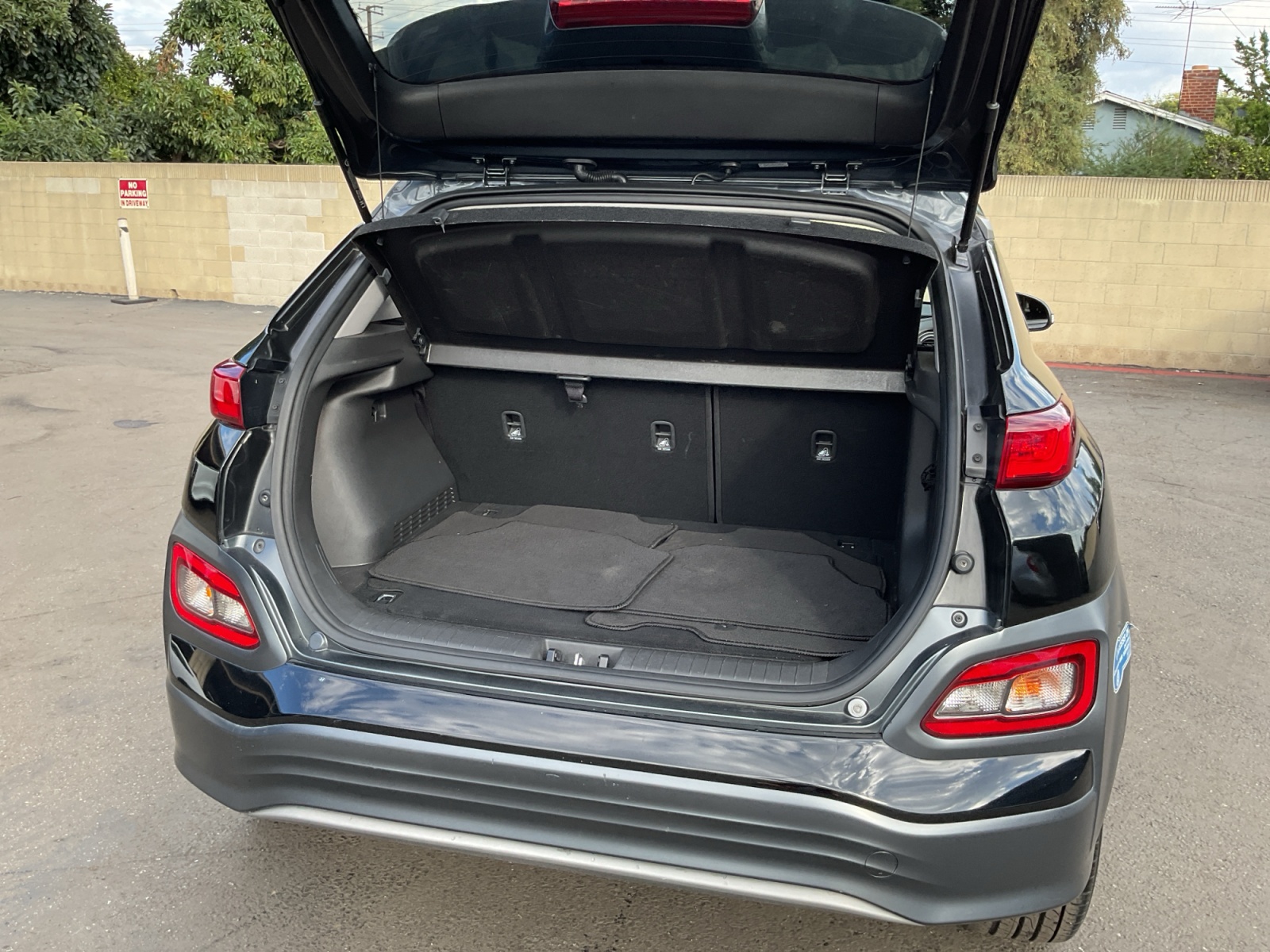 2021 Hyundai Kona Electric SEL Image 13 of 28