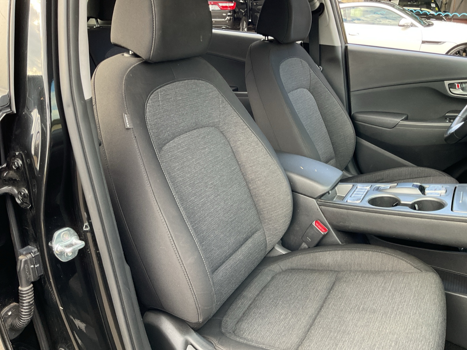 2021 Hyundai Kona Electric SEL Image 15 of 28