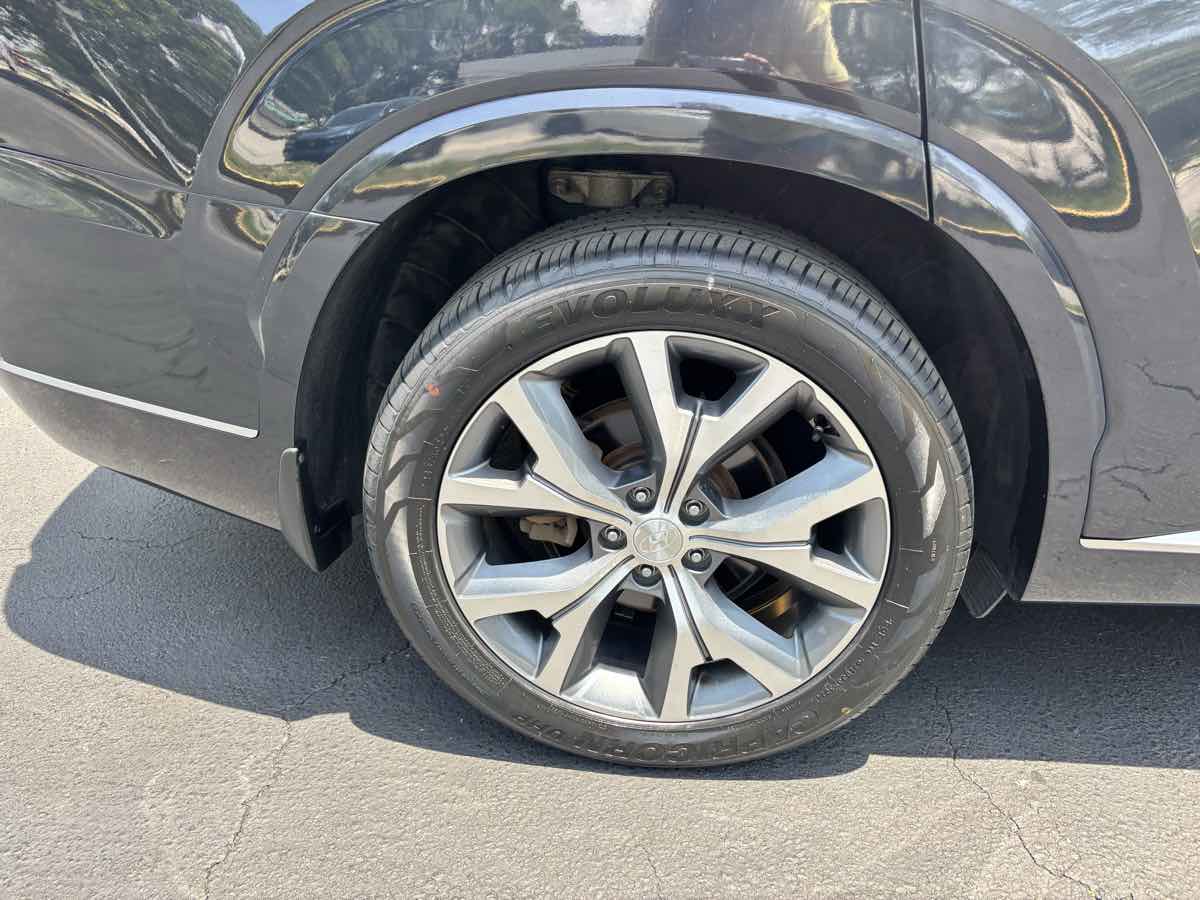 Vehicle image 7 of 32