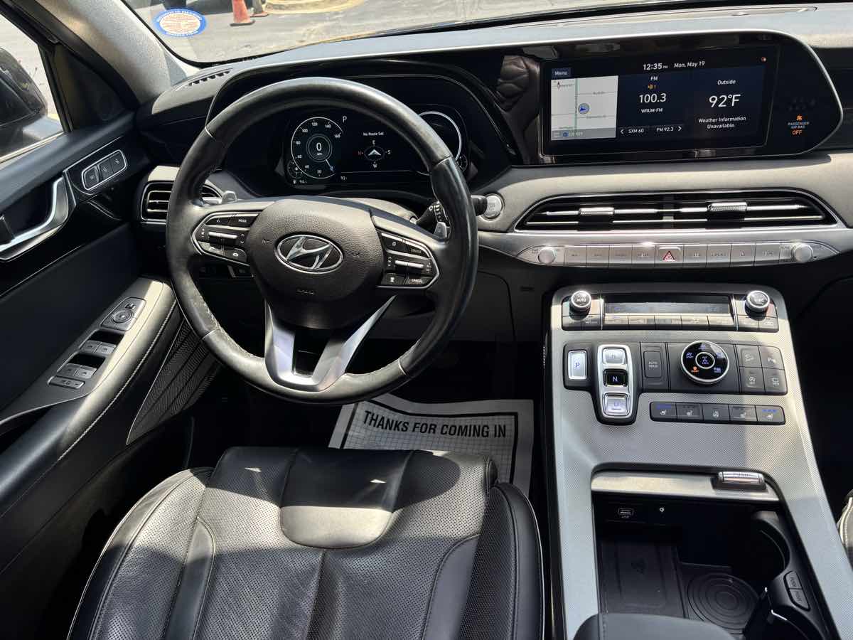 Vehicle image 21 of 32