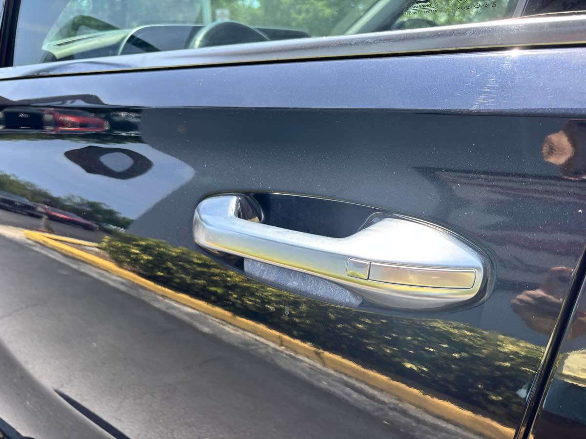 Vehicle image 26 of 32