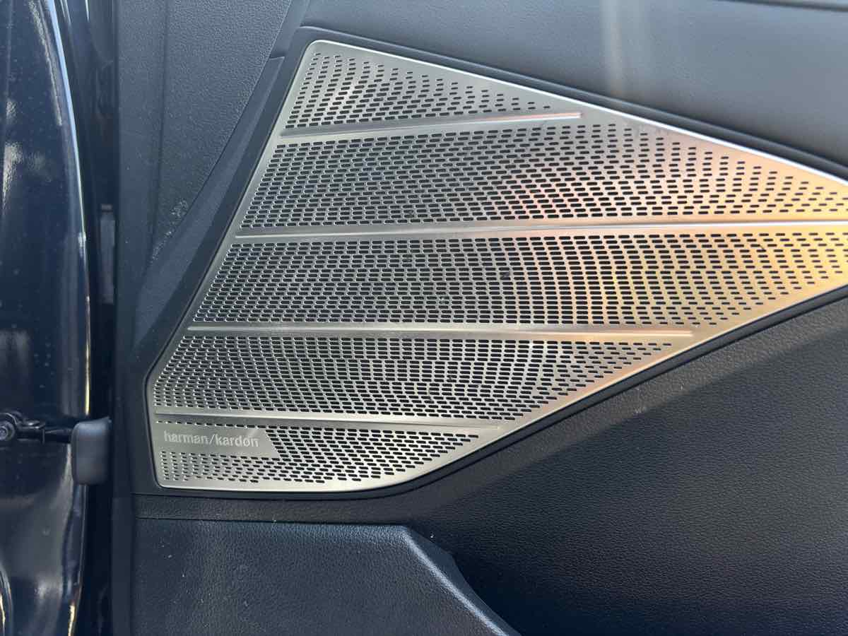 Vehicle image 16 of 32