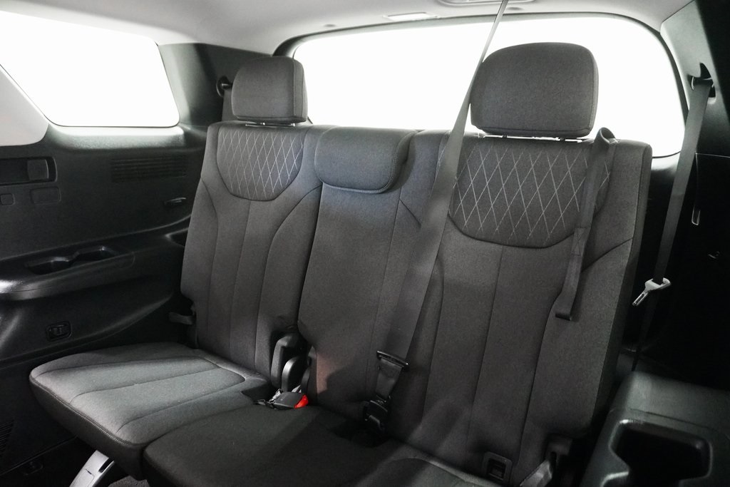 Vehicle image 16 of 26