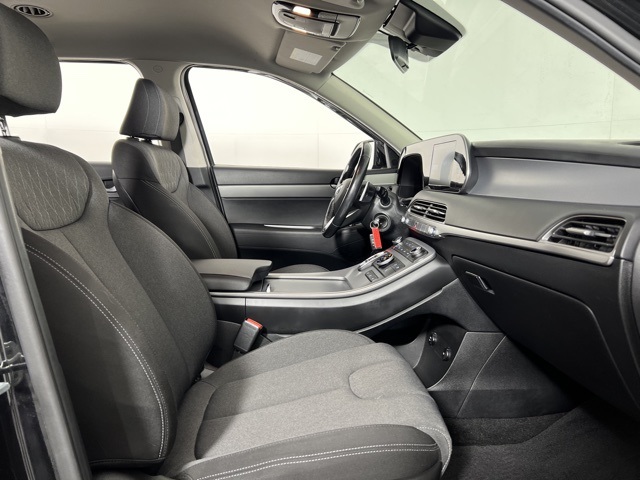 Vehicle image 18 of 37