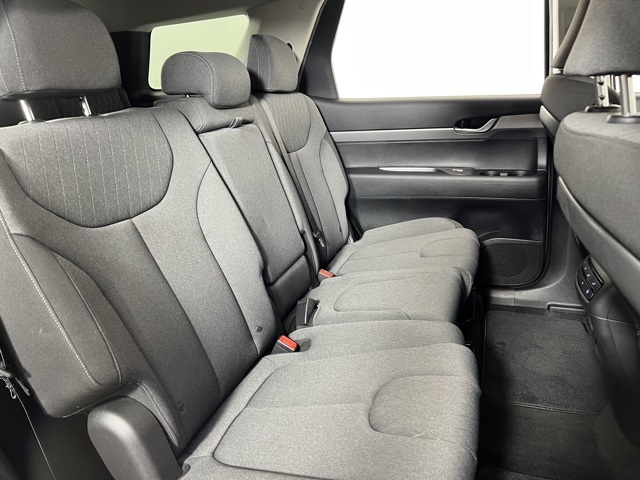 Vehicle image 16 of 37