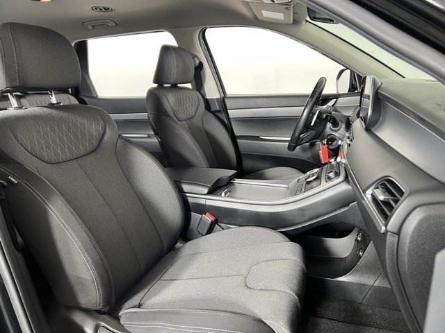 Vehicle image 19 of 37