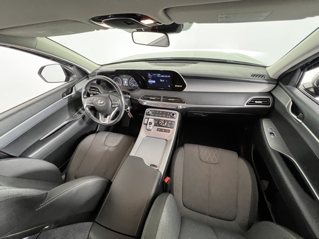 Vehicle image 17 of 37