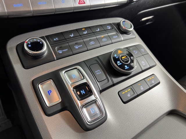 Vehicle image 28 of 37