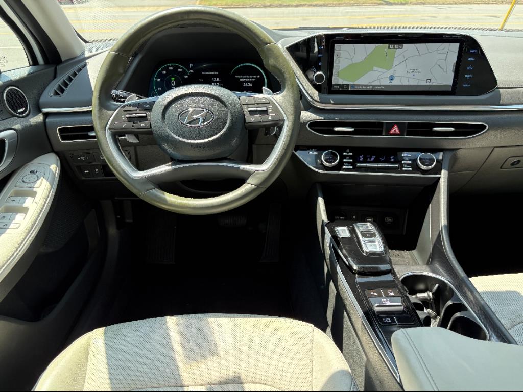 Vehicle image 12 of 24
