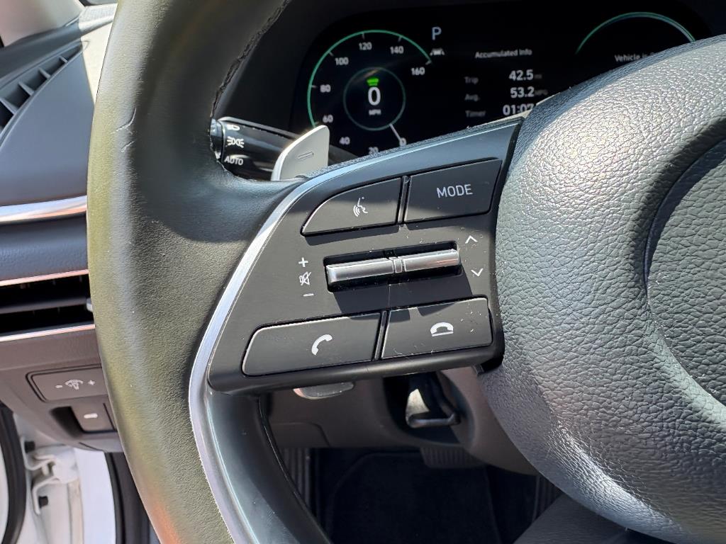 Vehicle image 14 of 24