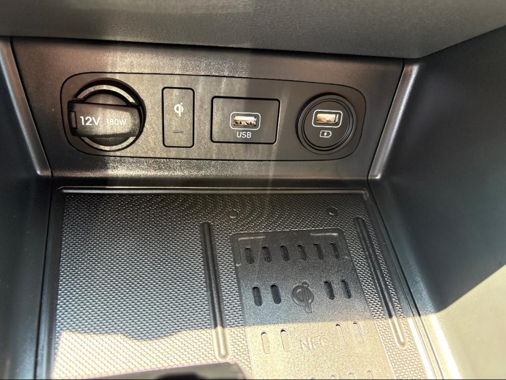 Vehicle image 22 of 24