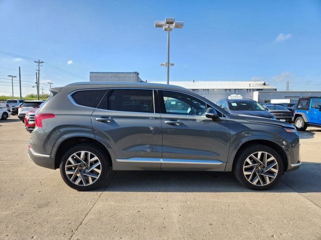 Vehicle image 4 of 32