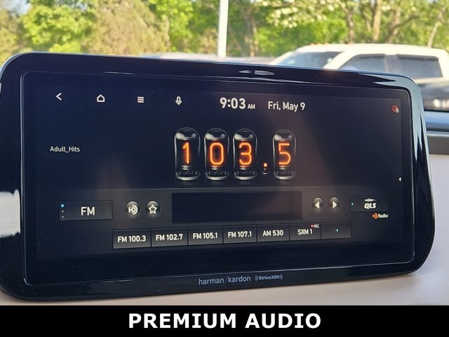 Vehicle image 10 of 32