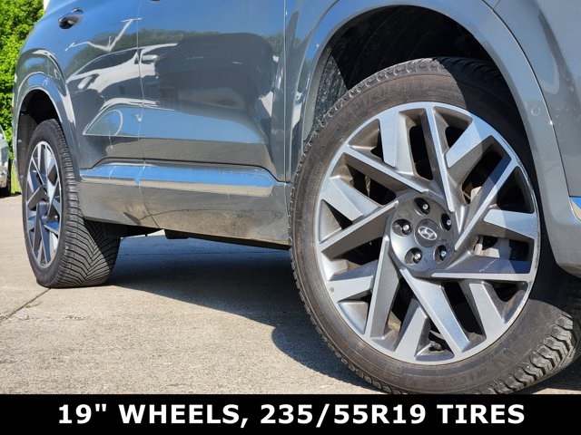 Vehicle image 15 of 32
