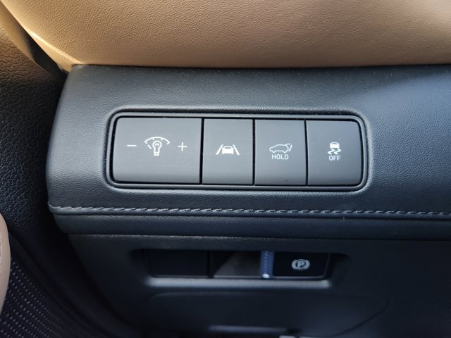 Vehicle image 28 of 32