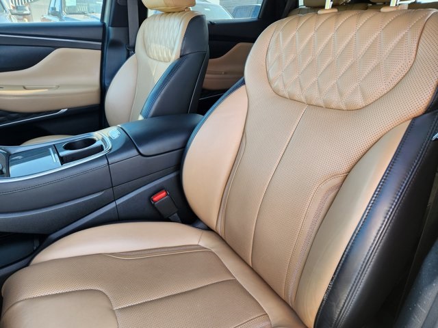Vehicle image 25 of 32