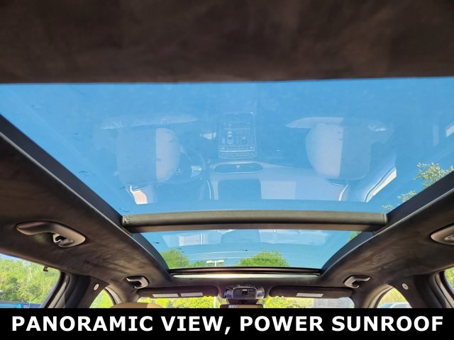 Vehicle image 9 of 32