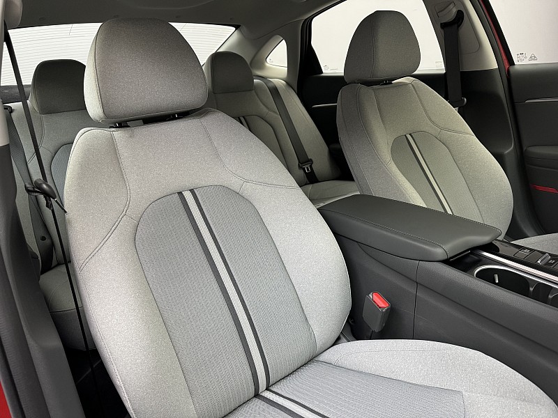 Vehicle image 21 of 41