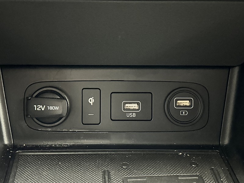 Vehicle image 35 of 41