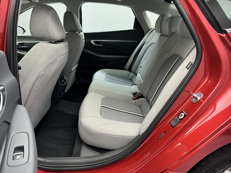 Vehicle image 15 of 41