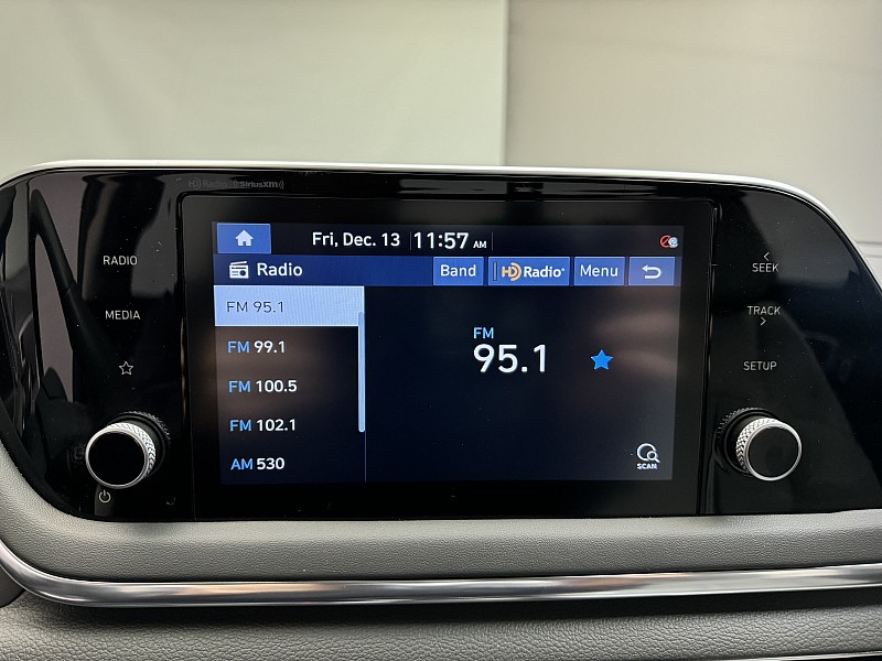 Vehicle image 23 of 41