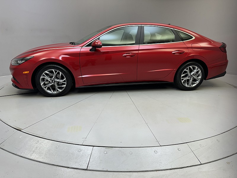 Vehicle image 8 of 41