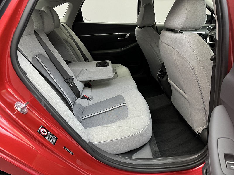 Vehicle image 18 of 41